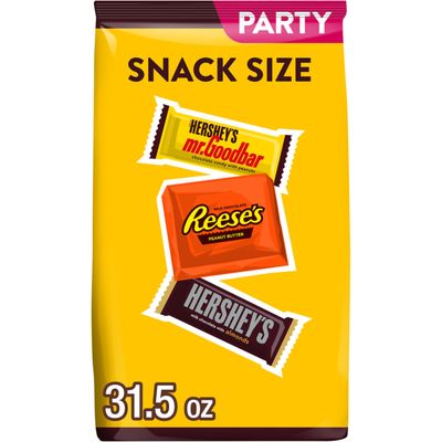 HERSHEY&#39;S and REESE&#39;S Assorted Chocolate Flavored Snack Size, Christmas Candy Party Pack, 31.5 oz