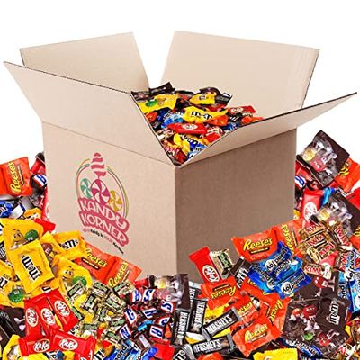 Candy Variety Pack - 5 lb Bulk Candy - Stunning Snacks Variety Pack - Bulk Candy Individually Wrapped - Twizzlers, Sour Patch, KitKat