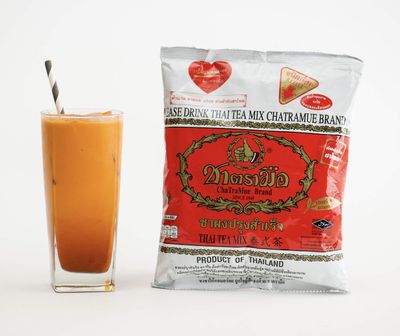 Thai Tea Mix (Number-One) Cha Tra Mue Brand, Original Thai Tea Mix from Thailand, Perfect for brewing Traditional Restaurant Style Thai Iced Tea (400g) 14.1 Ounce (Pack of 1) white