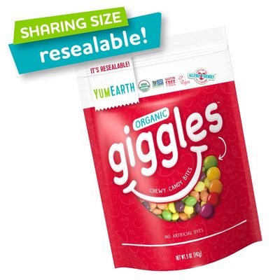 YumEarth Organic Giggles Chewy Candy - Allergy Friendly (Top 9 Free), No Artificial Dyes or Flavors, Non GMO, Gluten Free, Vegan Candy Snacks - 5 Ounce Bag (Pack of 6)