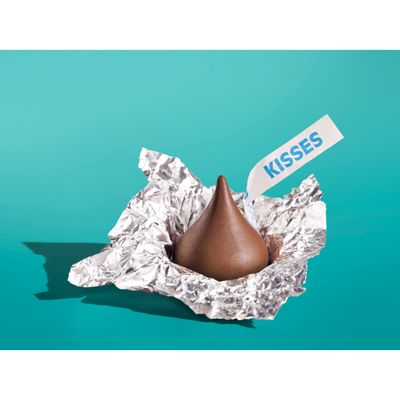 HERSHEY'S KISSES Milk Chocolate Candy Bulk Bag, 66.7 oz