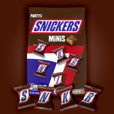 SNICKERS Minis NFL Football Chocolate Candy Bars, Party Size Assortment, 35.6 oz Bag
