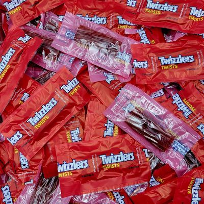 Twizzlers Strawberry Licorice Candy - 95 Strawberry Twizzlers Individually Wrapped Fun Size Candy - Bulk Individually Wrapped Twizzlers Twists Strawberry Red Candy - 95 Pieces