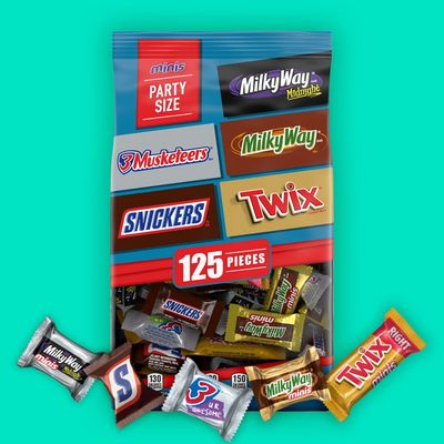 SNICKERS, TWIX, 3 MUSKETEERS, MILKY WAY &amp; MILKY WAY Midnight Minis Back to School Chocolate Bar Variety Pack, 35.24oz (125 pieces) Bulk Candy Bag