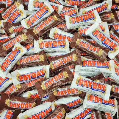 Pay Day Snack Size Candy Assortment - 55 Individually Wrapped Pieces of PayDay Original &amp; PayDay Chocolaty Bars - Chocolaty Peanut &amp; Caramel - Gluten-Free Candy Bars - Bulk 3lb Party Pack