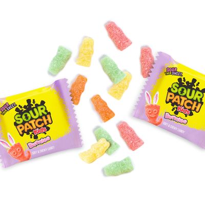 SOUR PATCH KIDS Bunnies Soft &amp; Chewy Easter Candy, 18 Snack Packs