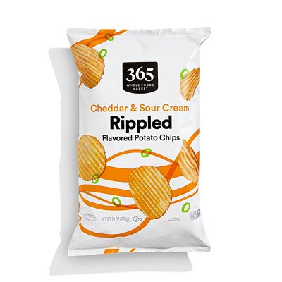 365 by Whole Foods Market, Chip Potato Rippled Cheddar Sour Cream, 10 Ounce