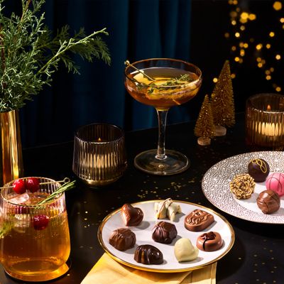 Godiva Chocolatier Holiday Assorted Gourmet Chocolate Gold Gift Box, Creamy Milk Dark, and White Chocolate Treats for Thank you, Anniversary, Christmas Candy Gift for Family and Friends, 18 pc