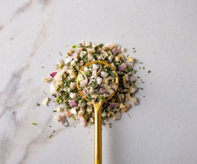 Savory Spice Capitol Hill Seasoning - Onion, Salt & Pepper Spices for Chicken, Fish, Eggs & Veggies | Shallot, Dill, Parsley, Chives Herb Blend (1 Cup Bag - Net: 2.4 oz)