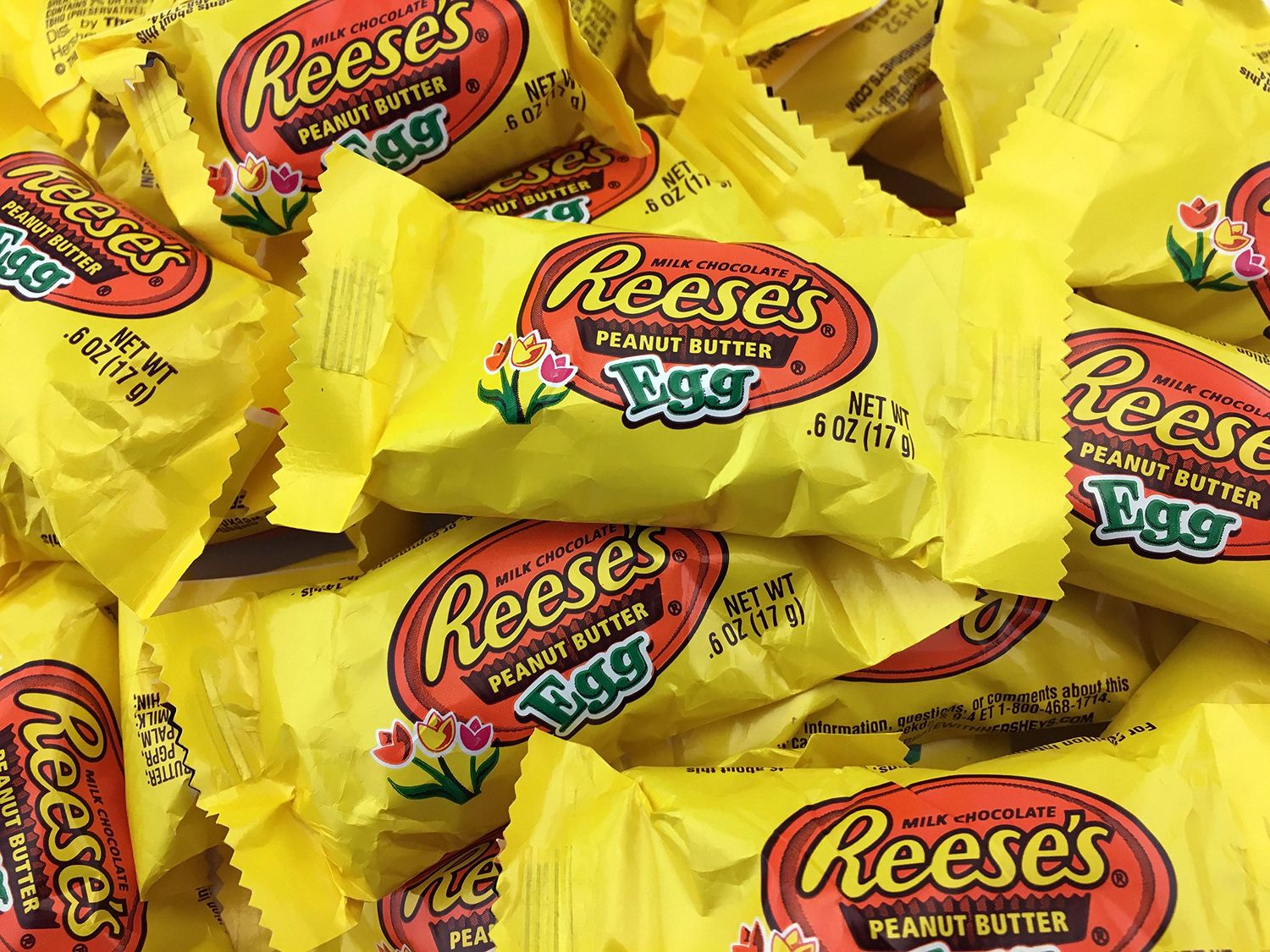 Reese&#39;s Peanut Butter Cup Eggs Easter Candy, Snack Size .6 Ounce (Pack of 2 Pounds)