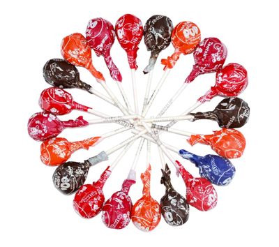 Assorted Fruit Flavored Tootsie Roll Pops- America's Favorite LolliPop with Chocolately Center- Classic, Bulk Sizes, Variety Pack (1 Pound)
