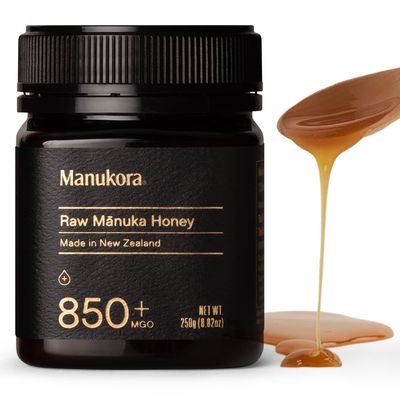 Manukora Raw Manuka Honey, MGO 850+ from New Zealand, Non-GMO, Monofloral, Traceable from Hive to Hand, Daily Digestive &amp; Immune Support - 250g (8.82 Oz)