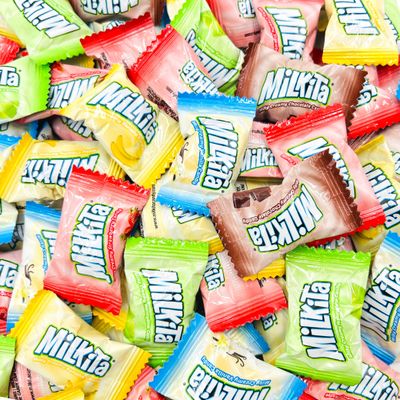 Milkita Creamy Shake Chewy Candy, Milky Assorted Flavors (1 Pound Bag - Approx. 100 Count)