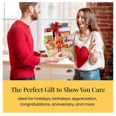 Broadway Basketeers Christmas Food Gift Basket Holiday Snack Gifts for Women, Men, Families, College - Delivery for Appreciation, Thank You, Congratulations, Corporate, Get Well Soon Care Package