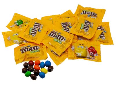 Milk Chocolate Peanut M&amp;Ms Fun Sized Individual Bags - 2LB Resealable Stand Up Bag (approx. 45 pieces) - Bulk Milk Chocolate Bulk Filler Candies - Candy for Parties and Holidays