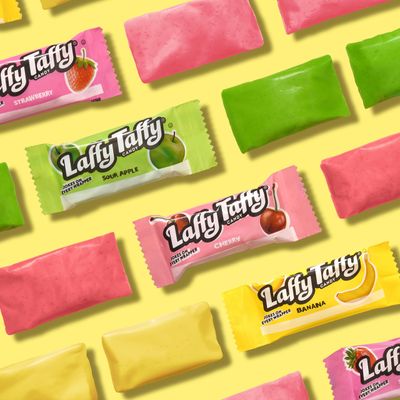 Laffy Taffy Candy, Assorted Fruit Flavored Taffy Candy, Sour Apple, Cherry, Strawberry &amp; Banana Flavors (145 Pieces)