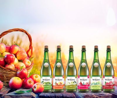Val de France, Non-Alcoholic, Reduced Calorie, Organic and OU Kosher Sparkling Juice (Peach), 25.4 Fl Oz (1 bottle)