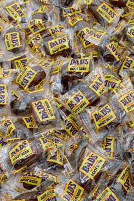 DAD&#39;S ROOT BEER BARRELS Hard Candy 2 lb - Bulk Caramels Bag, Old Fashioned Candies, Original Flavor, Individually Wrapped (100 Pieces)