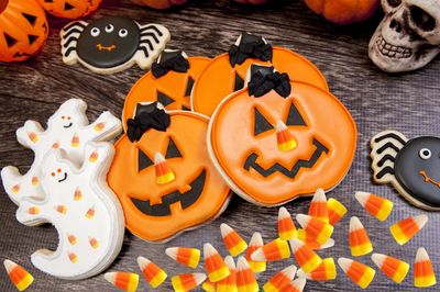 Fruidles Candy Corn, Classic Halloween Candy Treats- Dragon teeth Candy - Candy Bulk, Gluten Free - Fun &amp; Festive Holiday Snacking Fun (Half-Pound)