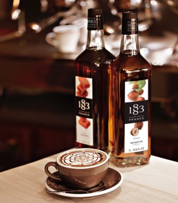 1883 Chocolate Syrup - Flavored Syrup for Hot &amp; Iced Beverages - Gluten-Free, Vegan, Non-GMO, Kosher, Preservative-Free, Made in France | Plastic Bottle 1 Liter (33.8 Fl Oz)