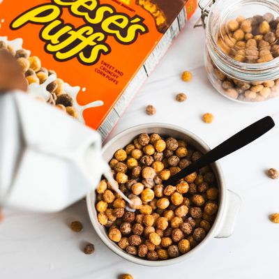 REESES PUFFS Chocolatey Peanut Butter Cereal, Kid Breakfast Cereal, Value Bag, 35 oz