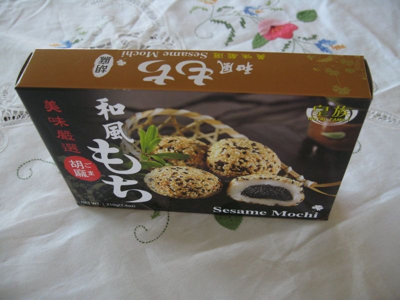 Royal Family - Sesame MOchi 7.4 Oz / 210 G (Pack of 1)