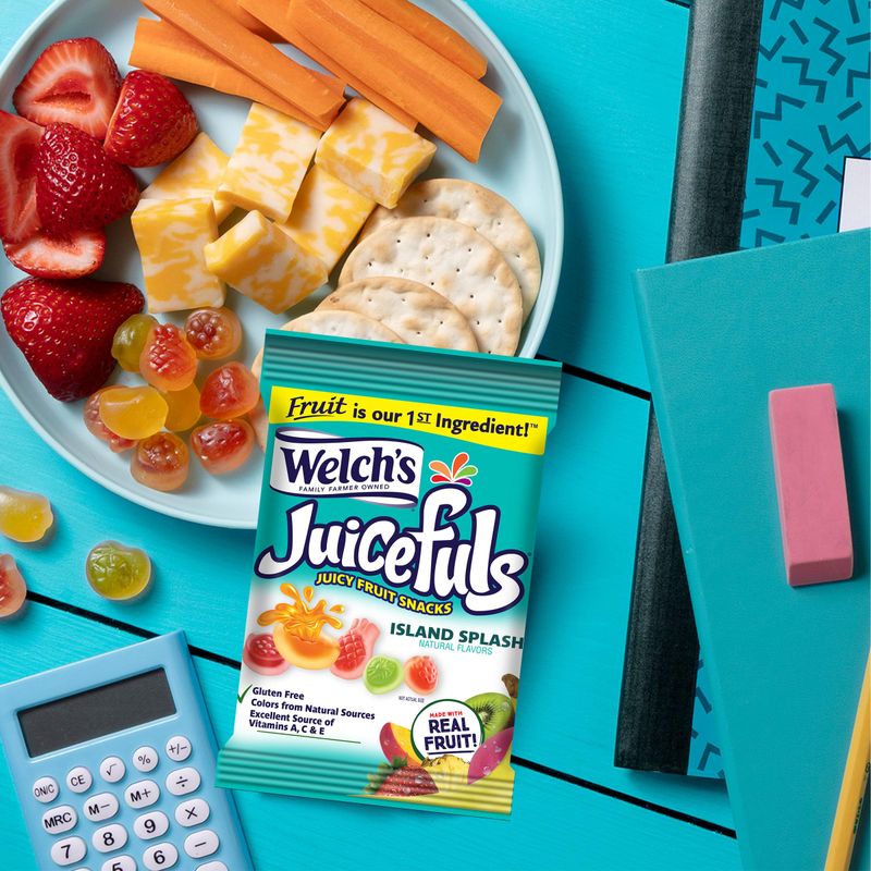 Welch's Juicefuls Juicy Fruit Snacks, Mixed Fruit, Berry Blast &amp; Island Splash Fruit Gushers Variety Pack, Great For School Lunches, Gluten Free, 4 Oz Individual Single Serve Bags (Pack Of 12)