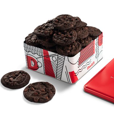 David&#39;s Cookies 2lbs Double Chocolate Chunk Fresh Baked Cookies - Handmade and Gourmet Cookies - Delectable and Made with Premium Ingredients - Cookie Gift Basket - Great Gift For All Occasions