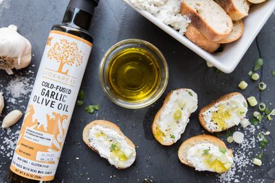 Liokareas Garlic Olive Oil - Greek - Organic - NonGMO - Gluten Free - Paleo - Keto - Single Sourced - First Pressed - No Artifical Flavor - 2022 International Award Winner