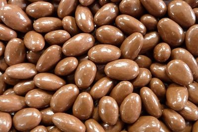 KLICKER&#39;S Milk Chocolate Covered Almond, Just The Perfect Little Snack 8 oz, (Approx 60 pieces)