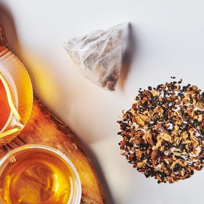Grace Farms Organic Classic Chai Black Tea, 16 Pyramid Sachets | Ginger &amp; Spices | Fairtrade &amp; Kosher |Gives Back 100% of Profits