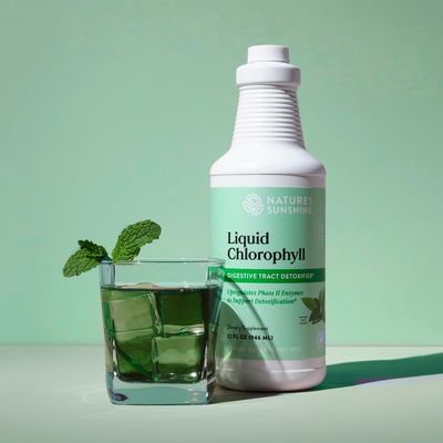 Nature's Sunshine Liquid Chlorophyll Extra Strength - Immunity Support, Detox &amp; Cleanse, Chlorophyll Liquid Drops with Spearmint Oil, Natural Energy Boost, Internal Deodorant - 16 Fl Oz