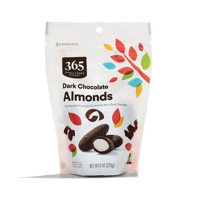 365 By Whole Foods Market, Almonds Chocolate Dark, 6 Ounce