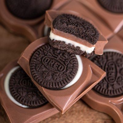 Milka Milk Chocolate with Whole Oreo Cookies 92g/3.24oz (Pack of 9)