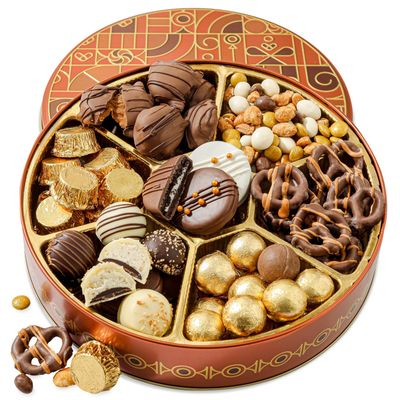 Candy and Snack Gift Basket- Thanksgiving Variety Gourmet Food Gifts Prime- Holiday Chocolate and Nut Gift Box, Assortment Tray- Idea for Men, Woman &amp; Families- Bonnie &amp; Pop