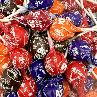 Tootsie Roll Pops - Candy Fruit Flavors with Chocolate Tootsie Roll Center - 1 Pound Bulk Bag - Assorted Individually Wrapped Tootsie Pops Lollipops (Approx 22 Count)