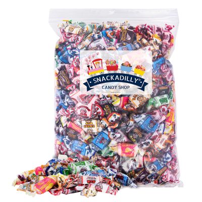 Albert&#39;s Fruit Chews Bulk 2Lb Bag 348 Chews - Many Including Sours! - Blue Raspberry, Banana, Watermelon, Green Apple, Chocolate, Peach, &amp; More - Packaged By Snackadilly