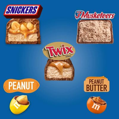 Mars SNICKERS, TWIX, MILKY WAY &amp; 3 MUSKETEERS Variety Pack Full Size Bulk Milk Chocolate Candy Bars Assortment, 53.68 oz, 30 Bars