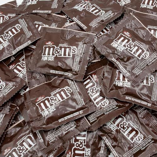 M&amp;M&#39;S Milk Chocolate Bundle 2 lb - Candy Bulk, Fun Size, Resealable Bag, Individually Wrapped Pack