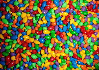CandyKorner Sunbursts - Rainbow Colored Chocolate Covered Sunflower Seeds 1 Pound ( 16 Ounces )