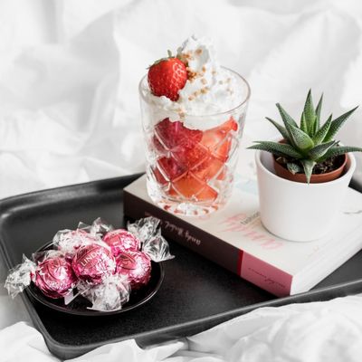 Lindt LINDOR Strawberries and Cream White Chocolate Candy Truffles Friend Heart, Valentine's Day White Chocolate with Strawberries and Cream White Truffle Filling, 3 oz.