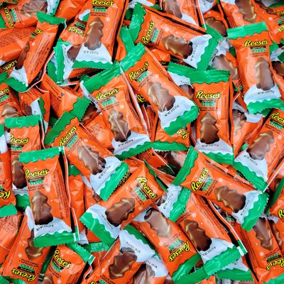 ReesesTrees Milk Chocolate Peanut Butter Snack Size Trees 0.6oz Individually Wrapped Christmas Bulk 4 Pound Pack of Holiday Candy