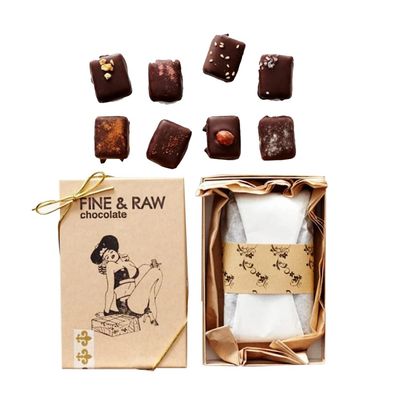 Fine &amp; Raw Brooklyn Bonnie Organic Chocolate Box - 8 Piece Vegan Chocolate Truffle Gift Set, Valentines Day Chocolate - Non-GMO Organic Chocolate from Brooklyn