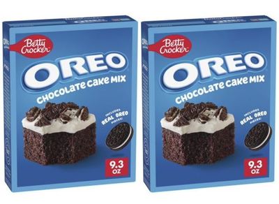 Betty Crocker Chocolate Cake Mix with OREO, 9.3 Oz each, Pack of 2, Bundled With V2U Utensil Set