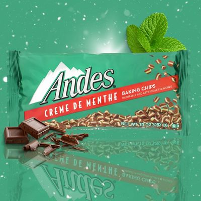 Christmas Baking Chips, Creme De Menthe Flavored Holiday Mint Chocolate Toppers for Cookies, Cupcakes, and Cakes, Bulk Bags, Pack of 2