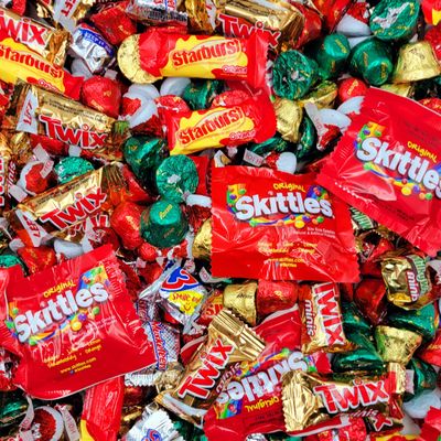 Holiday Candy &amp; Chocolate Bulk Mix - 3 lb Bag - Assorted Premium Milk &amp; Dark Chocolates, Gummies, Peanut Butter Cups &amp; More - Perfect for Christmas, New Year, &amp; Holiday Celebrations!
