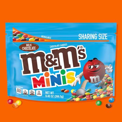 M&amp;M'S Minis Milk Chocolate Candy, Sharing Size, 9.4 oz Resealable Bag (Pack of 8)