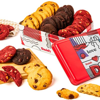 David&#39;s Cookies Fresh-Baked Sweet Sampler Mini Bites in Love Tin - 1.7 Lbs Assorted Mini Cookies with Chocolate Chip, Chocolate &amp; White Chocolate Chip &amp; Red Velvet - Delicious Gourmet Gift For All