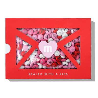 M&amp;M&#39;S Sealed With A Kiss Gift Box, 1 lb of Chocolate Candies, Printed M&amp;M&#39;S With Hugs &amp; Kisses and Heart Icons, Unique Gift For Him or Her, A Sweet Valentine&#39;s Day Gift