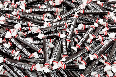 TOOTSIE ROLLS JUNIORS Taffy Candy 1 lb - Bulk Tootsie Rolls Candy Bag, Individually Wrapped, Gluten-Free Candy, Chocolate Chewy Candy (42 Pieces)